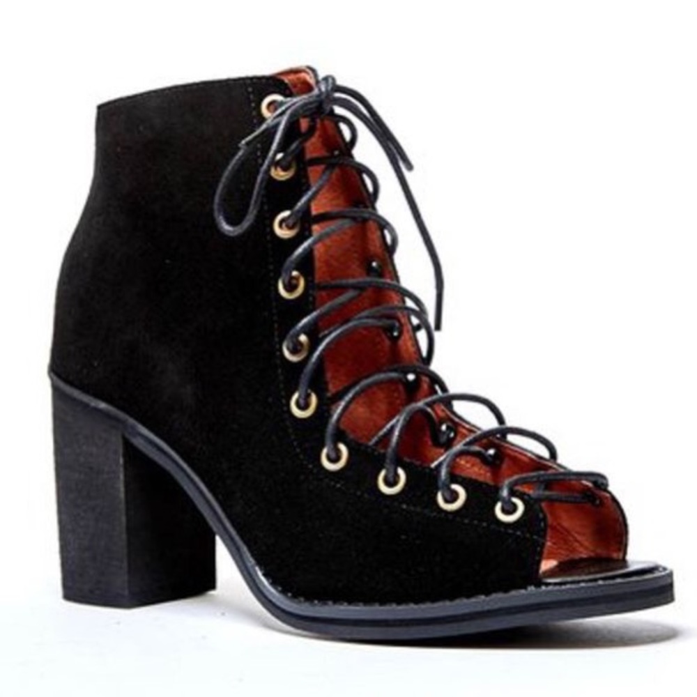 lace up booties